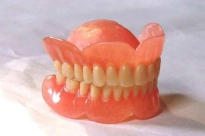 珠海牙科—影響固定義齒修復的因素