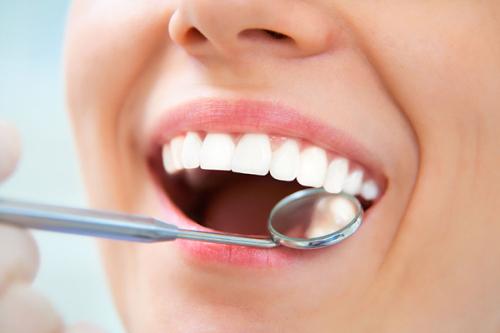 珠海牙科科普一副假牙能用多少年？為什麼戴假牙後要定期復診？